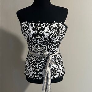 White House Black Market Black and White Patterned Top